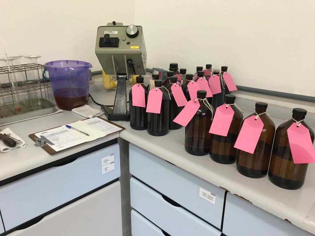Laboratório de análise de óleo isolante